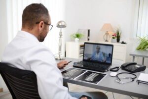 E-recepty i teleporady – nowy trend w polskiej medycynie, który lubimy coraz bardziej